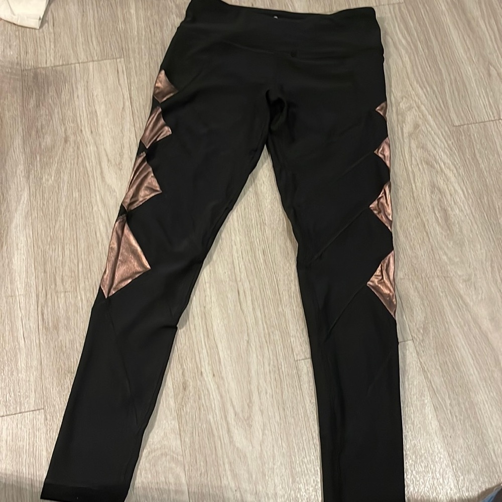 90 Degree ankle length black and rose gold leggings